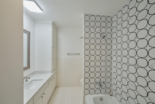 2308 Winrock Blvd Unit 173, Houston, TX 77057 - bathroom with vanity and shower / bath combination