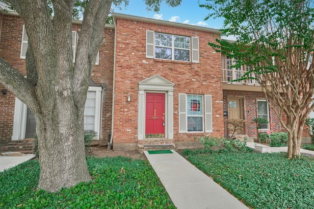 2308 Winrock Blvd Unit 173, Houston, TX 77057 - townhome / multi-family property featuring brick siding and a balcony