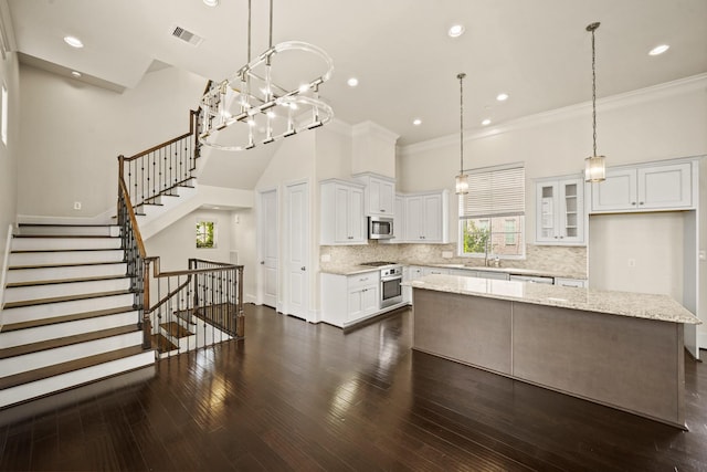 2003 Covent Garden Sta, Houston, TX 77045