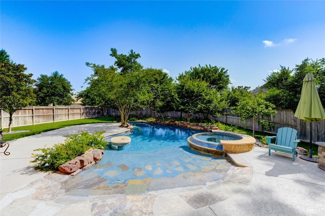 7003 Fall Creek Ln, Missouri City, TX 77459 - view of pool featuring a patio area, a fenced backyard, and a pool with connected hot tub