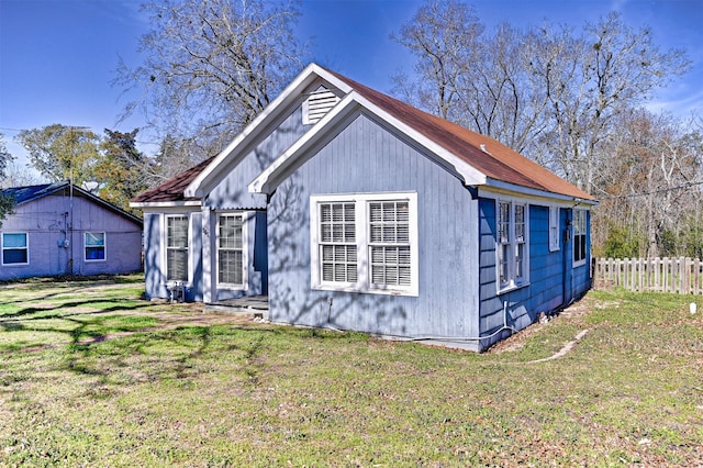 618 W Fisher St, Bellville, TX 77418 - photo 1