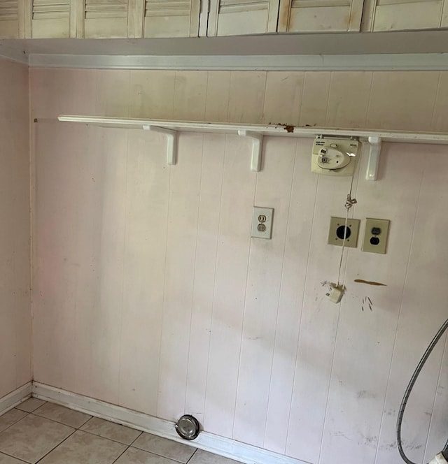 10106 Hinds St, Houston, TX 77034 - laundry room with hookup for a washing machine, light tile patterned flooring, and hookup for an electric dryer