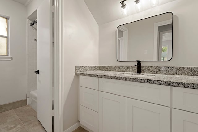 6515 Pebble Beach Dr, Houston, TX 77069 - full bath featuring vanity, plenty of natural light, and shower / bath combination