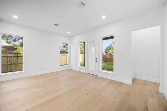 8646 Alcott Dr, Houston, TX 77080 - unfurnished room with light wood finished floors, healthy amount of natural light, and recessed lighting