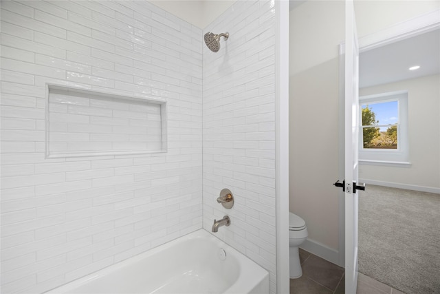 8646 Alcott Dr, Houston, TX 77080 - full bathroom featuring toilet and washtub / shower combination