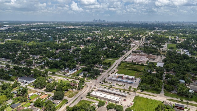 1028 N Victory Dr, Houston, TX 77088 - aerial view of property and surrounding area