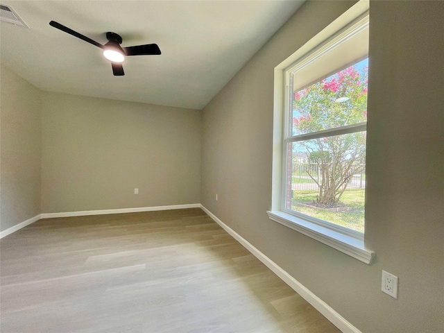 5039 Briscoe St, Houston, TX 77033 - unfurnished room with a ceiling fan and light wood-style flooring