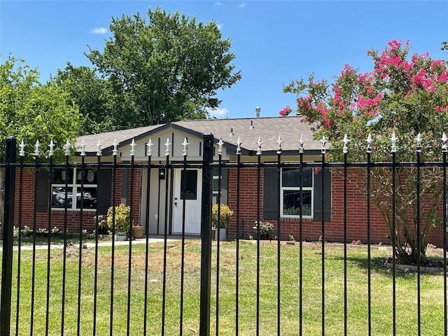5039 Briscoe St, Houston, TX 77033 - view of gate