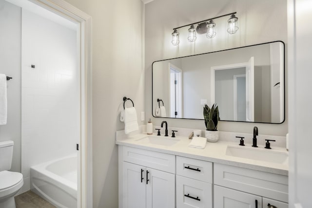 4101 E Rogers St, Houston, TX 77022 - full bathroom with double vanity and shower / bathtub combination