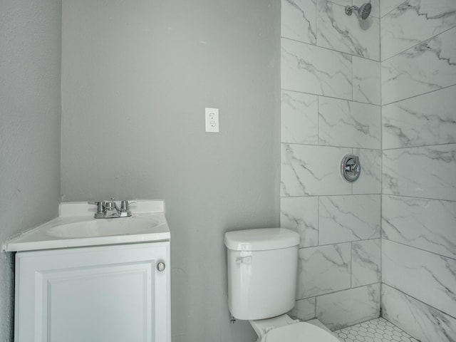 810-812 Maltby St Unit 6, Houston, TX 77011 - full bathroom featuring a tile shower and vanity