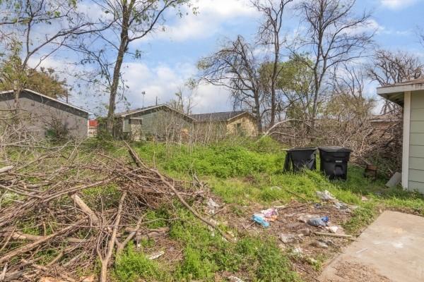7973 Ritz St, Houston, TX 77028 - view of yard