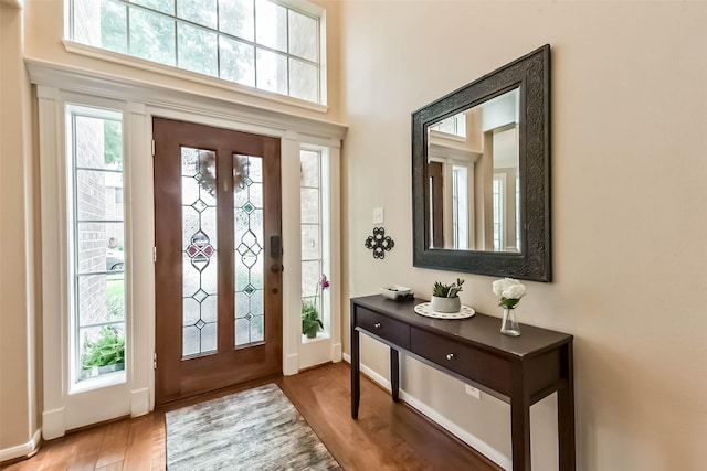6402 Saint Jude Dr, Pasadena, TX 77505 - foyer entrance with wood finished floors and baseboards