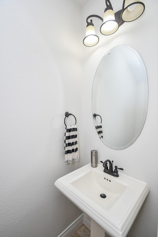 2710 Indigo Manor Ln, Katy, TX 77494 - bathroom with a sink