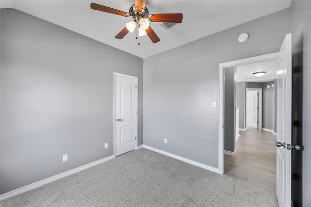 537 Green Cedar Dr, League City, TX 77573 - unfurnished room with a ceiling fan, lofted ceiling, carpet floors, and a smoke detector