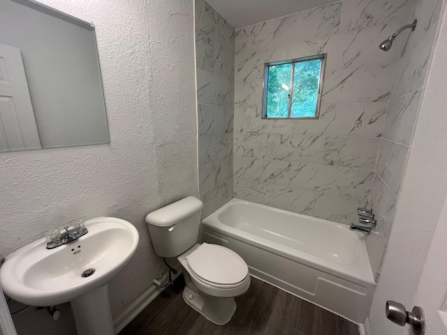 4831 Sycamore Ave Unit 16, Pasadena, TX 77503 - full bathroom featuring wood finished floors, bathtub / shower combination, and a textured wall
