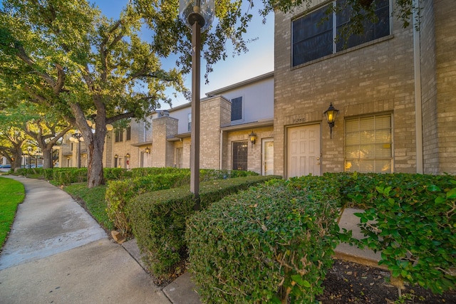 7256 Regency Square Ct Unit 7256, Houston, TX 77036 - view of front facade with brick siding