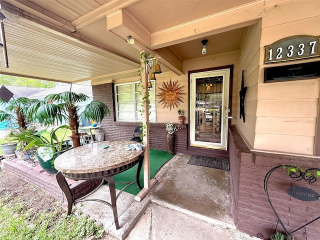 12337 Kayla Ln, Houston, TX 77015 - property entrance featuring a porch