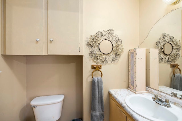12337 Kayla Ln, Houston, TX 77015 - half bathroom featuring toilet and vanity