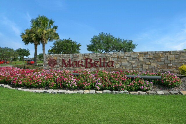 2135 Llerena Ln, League City, TX 77573 - community sign with a lawn