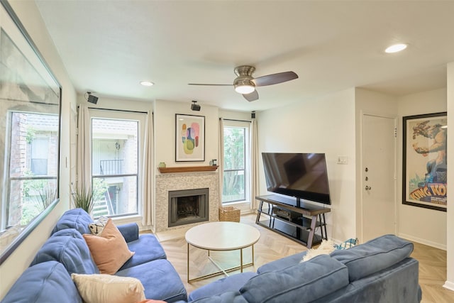 1601 S Shepherd Dr Unit 222, Houston, TX 77019 - living area featuring a ceiling fan, recessed lighting, and a fireplace with flush hearth