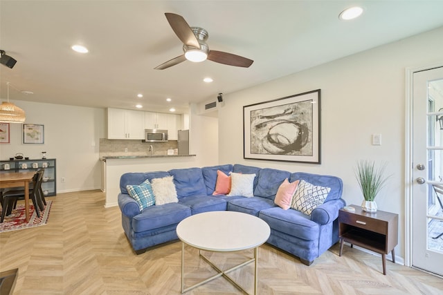 1601 S Shepherd Dr Unit 222, Houston, TX 77019 - living room with recessed lighting and ceiling fan