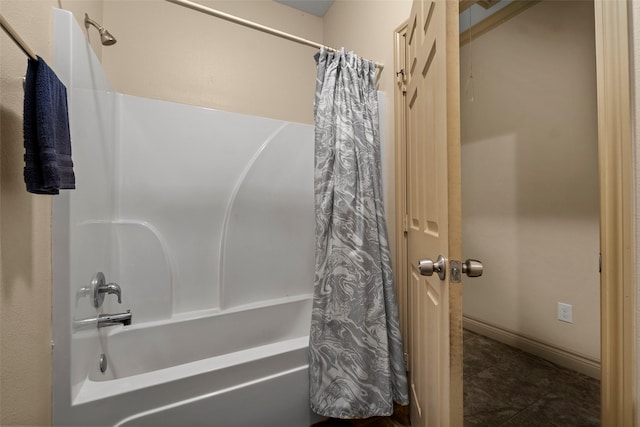 1541 3rd St, Hempstead, TX 77445 - bathroom with shower / bath combo