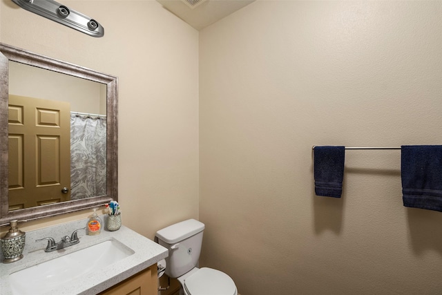 1541 3rd St, Hempstead, TX 77445 - full bath featuring vanity and toilet