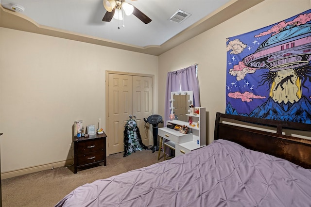 1541 3rd St, Hempstead, TX 77445 - bedroom featuring carpet floors, ceiling fan, and a closet