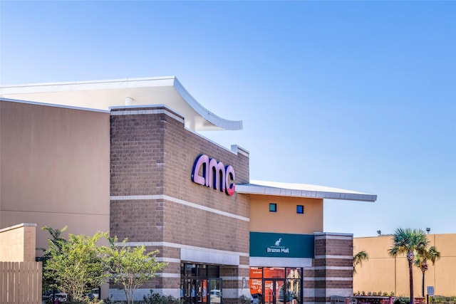 350 Amy St, Angleton, TX 77515 - view of building exterior