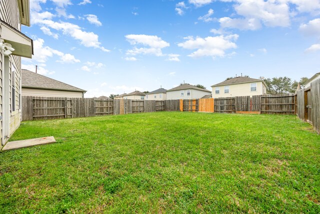 814 Eagles Glide Dr, Houston, TX 77090 - view of fenced backyard