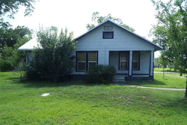 505 S Saint Andrews St, Weimar, TX 78962 - bungalow with covered porch and a front yard