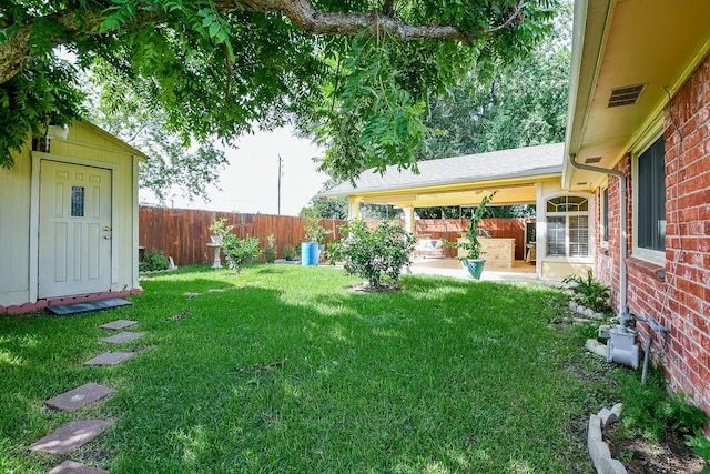 9411 Kingsvalley St, Houston, TX 77075 - fenced backyard featuring a patio area
