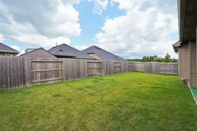 10126 Bayou Oaks Dr, Conroe, TX 77385 - view of fenced backyard