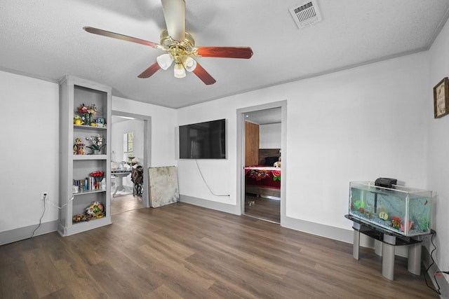 608 E 4th St, Sweeny, TX 77480