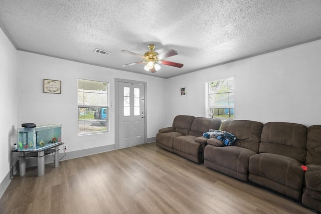 608 E 4th St, Sweeny, TX 77480