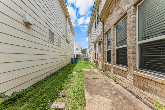 7559 Autumn Sun Dr, Houston, TX 77083 - photo 37