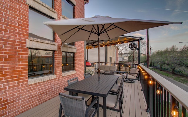 6205 Dell St, Houston, TX 77007 - deck with an outdoor living space
