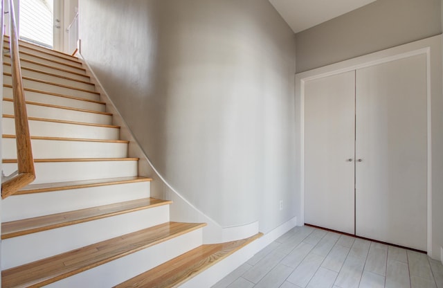 6205 Dell St, Houston, TX 77007 - view of stairway