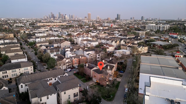 6205 Dell St, Houston, TX 77007 - view of property location with city skyline