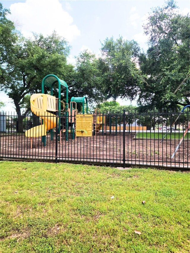 10726 Bayou Place Ct, Houston, TX 77099