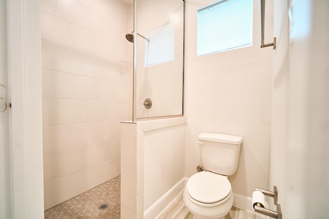 2802 Grand Fountains Dr Unit C, Houston, TX 77054 - bathroom featuring a walk in shower