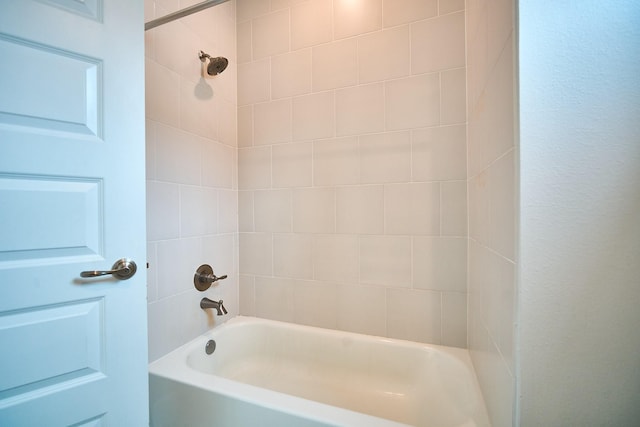 2802 Grand Fountains Dr Unit C, Houston, TX 77054 - bathroom featuring bathtub / shower combination