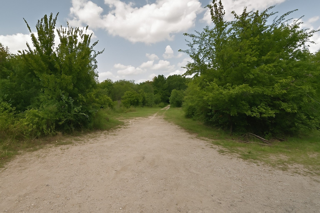13200 Land Rd, Houston, TX 77047