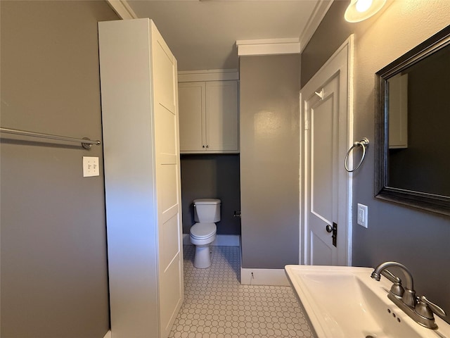110 E 24th St, Houston, TX 77008 - bathroom with toilet and a sink