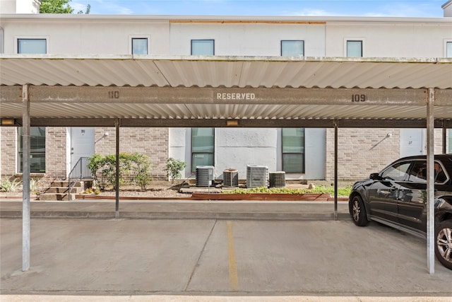 2425 Augusta Dr Unit 30, Houston, TX 77057 - view of covered parking lot