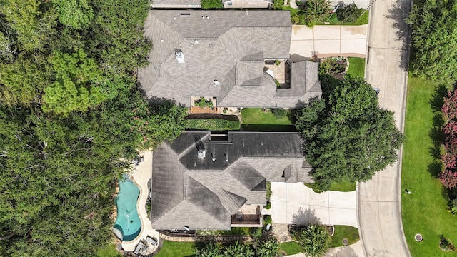 47 Dresden Pl, The Woodlands, TX 77382 - aerial view of a pool