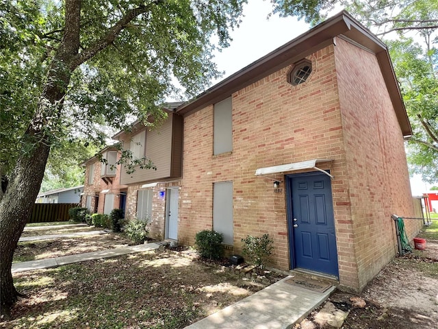 1031-1037 N Chenango St, Angleton, TX 77515 - photo 1