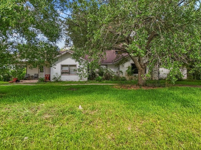 3061 Mary Ln, Dickinson, TX 77539 - view of front of home featuring a front lawn