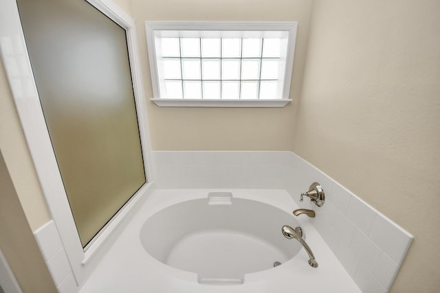10503 Great Plains Ln, Houston, TX 77064 - full bath with a garden tub