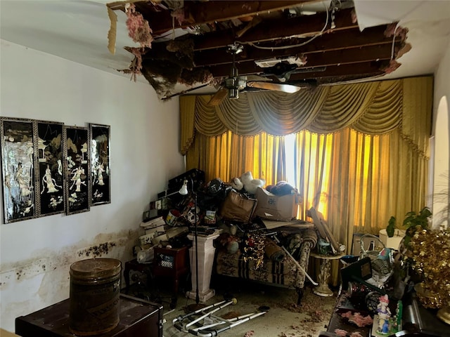 4906 Meadow Park Dr, Houston, TX 77048 - miscellaneous room with a ceiling fan